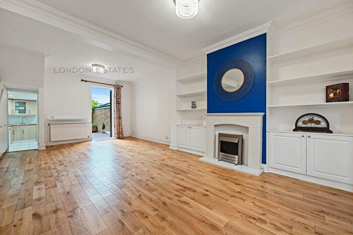 4 Bedroom Terraced House To Rent In Waldo Road, Kensal Green, NW10