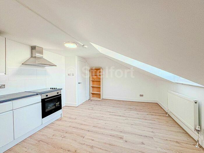 1 Bedroom Flat To Rent In Woodberry Grove, London, N4