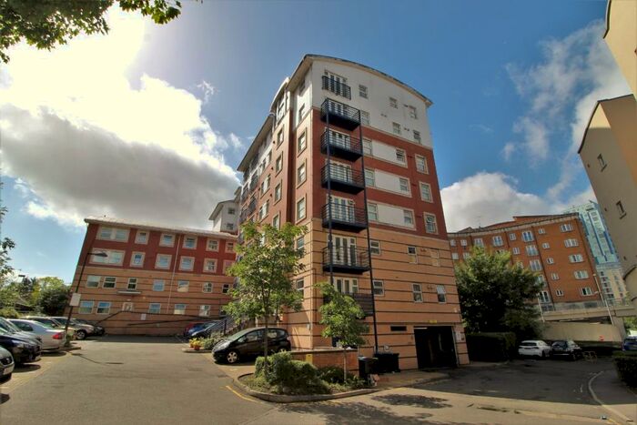 2 Bedroom Apartment To Rent In The Spires, Selden Hill, Hemel Hempstead, Hertfordshire, HP2