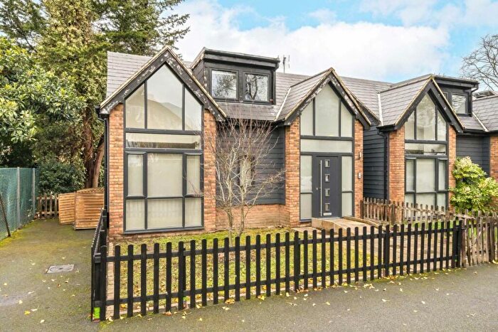 2 Bedroom Detached House To Rent In Edeleny Close, East Finchley, London, N2