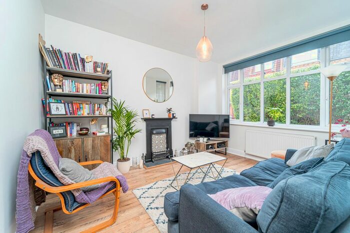 1 Bedroom Flat To Rent In Hampden Road, Crouch End, N8