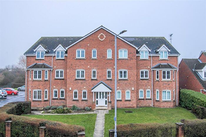 2 Bedroom Flat For Sale In Gleneagles Drive, Normanton, WF6