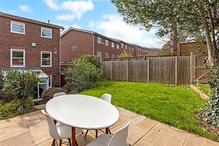 4 Bedroom End Of Terrace House For Sale In Pine Grove, Wimbledon, London, SW19