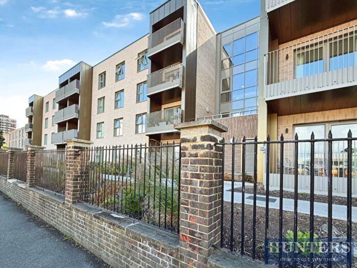 2 Bedroom Flat For Sale In Buckley House, Khartoum Walk Chatham, ME4