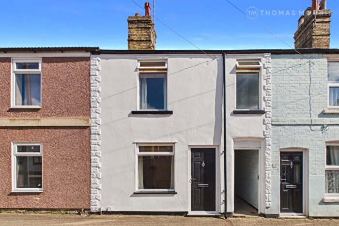 3 Bedroom Terraced House For Sale In Sayer Street, Huntingdon, Cambridgeshire, PE29