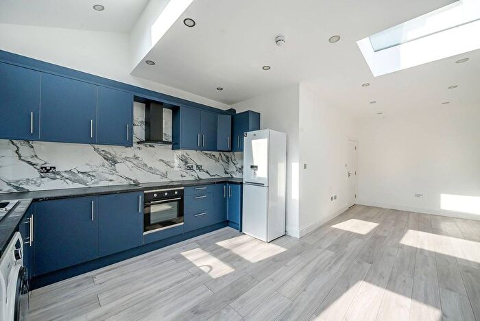 5 Bedroom Terraced House To Rent In Graveney Road, Tooting Broadway, London, SW17