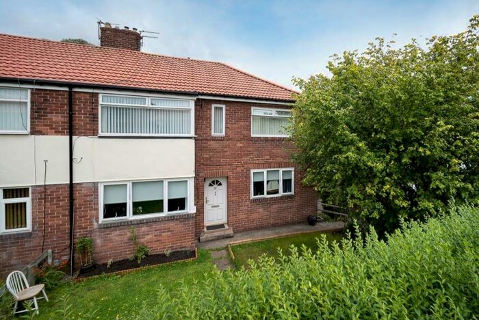 2 Bedroom Flat To Rent In Linbridge Drive, Newcastle Upon Tyne, NE5