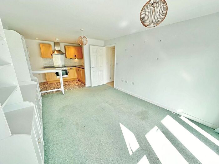 1 Bedroom Flat For Sale In Newfoundland Drive, Poole, BH15