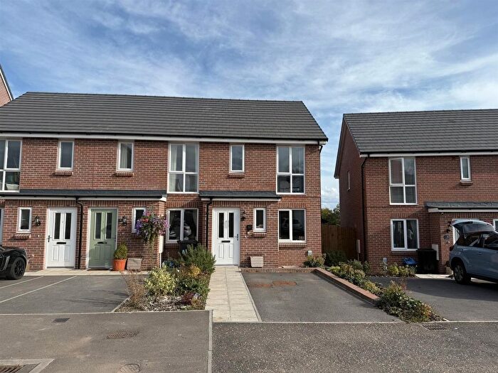 2 Bedroom End Of Terrace House For Sale In Buzzard Rise, Lydney, GL15