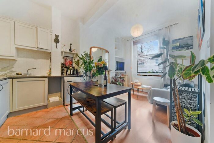 1 Bedroom Flat To Rent In Clapham Park Road, London, SW4