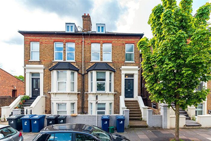 2 Bedroom Flat To Rent In Mattock Lane, London, W13