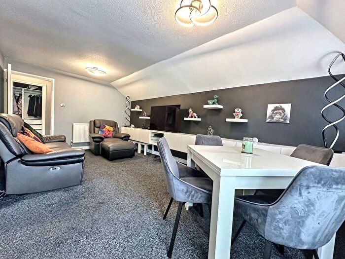2 Bedroom Flat For Sale In Dunlin Drive, Washington, NE38