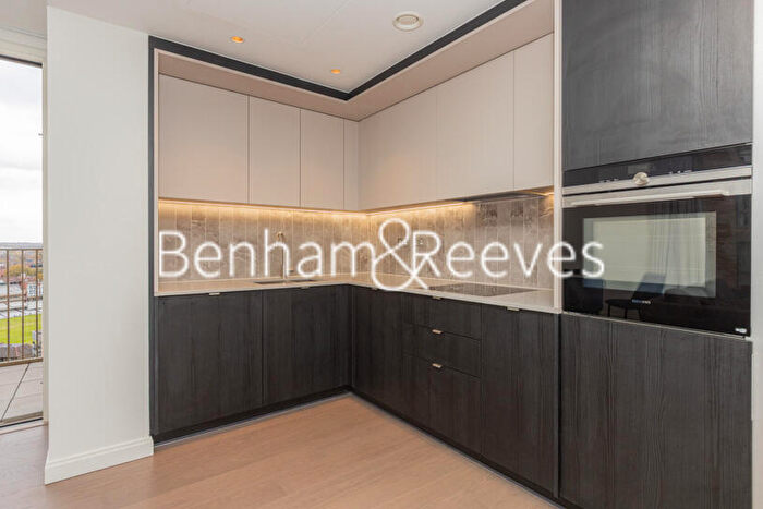 2 Bedroom Apartment To Rent In Gasholder Place, London, SE11