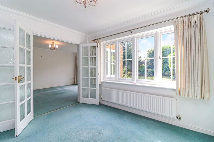 4 Bedroom Detached House For Sale In The Pippins, Watford, WD25