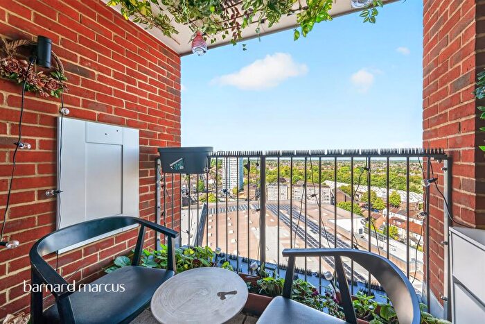 2 Bedroom Apartment For Sale In High Street, Sutton, SM1