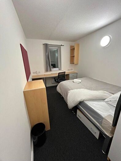 6 Bedroom Flat To Rent In Horton House, Great Horton Road, BD7