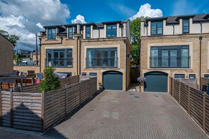 3 Bedroom Mews For Sale In Bleaklow Court, Hawkshaw, BL8