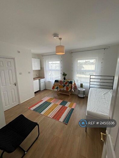 Studio To Rent In Hertslet Road, London, N7