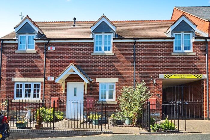 2 Bedroom Maisonette For Sale In Palmer Square, Birstall, LE4