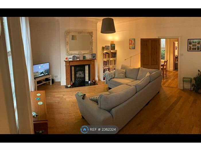 3 Bedroom Terraced House To Rent In Heddon Place, Leeds, LS6