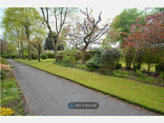 2 Bedroom Flat To Rent In Norfolk House, Sale, M33