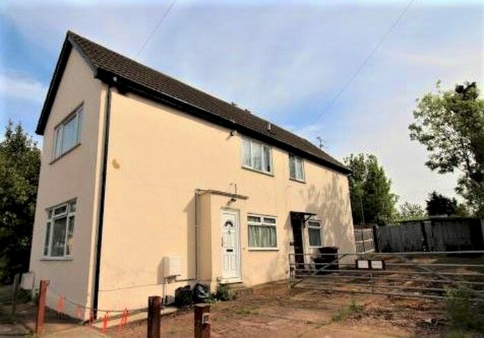 1 Bedroom Flat To Rent In Cross Street, Gillingham, ME7