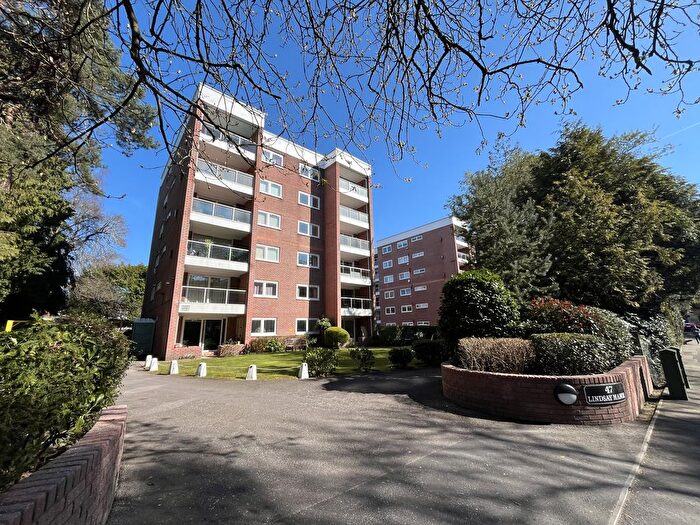 2 Bedroom Flat To Rent In Lindsay Road, Branksome Park, Poole, BH13