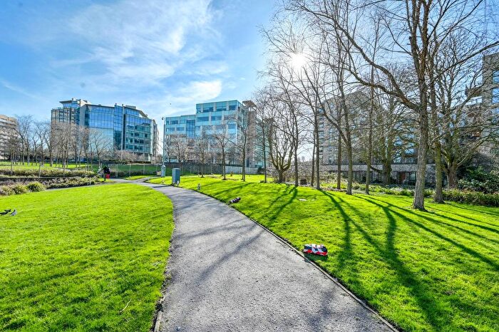 1 Bedroom Flat To Rent In Lakeside Drive, North Acton, London, NW10