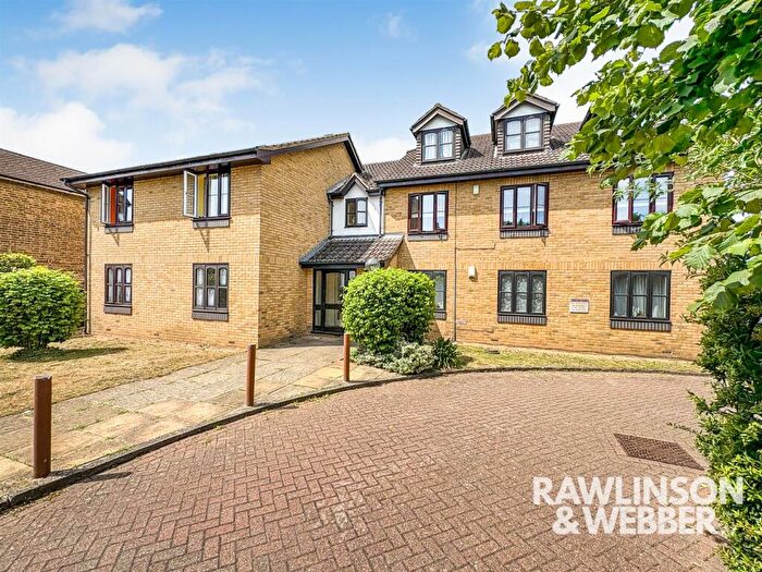1 Bedroom Apartment For Sale In Spreighton Road, West Molesey, KT8