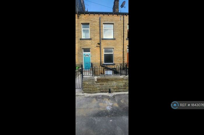 2 Bedroom Terraced House To Rent In Summer Street, Halifax, HX1