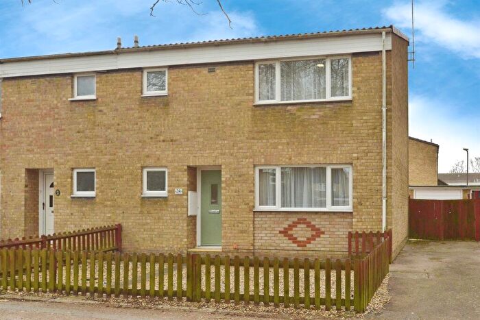 3 Bedroom Semi Detached House For Sale In Mursley Court, Stony Stratford, Milton Keynes, MK11