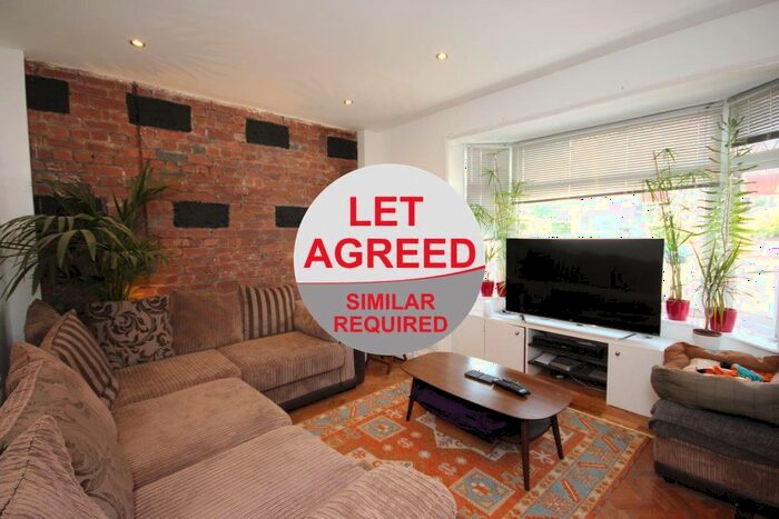 2 Bedroom Flat To Rent In Manor Road, Paignton, TQ3