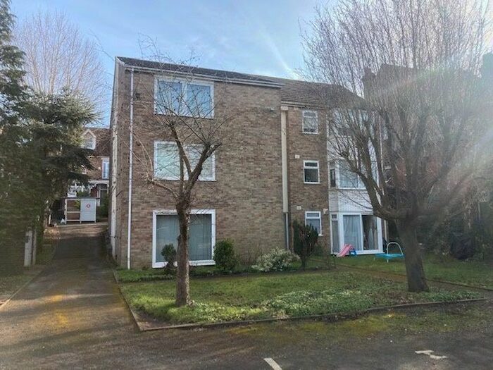 1 Bedroom Flat For Sale In Mayfield Road, Sanderstead, CR2