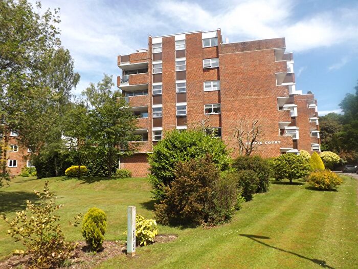 2 Bedroom Flat To Rent In Vectis Court, Southampton, SO16