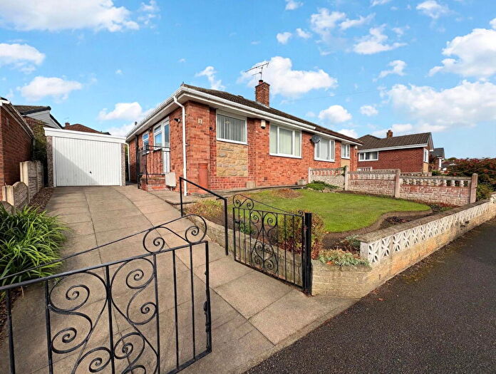 2 Bedroom Semi-Detached Bungalow For Sale In Deacons Way, Barnsley, S71