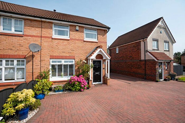 3 Bedroom Semi-Detached House For Sale In Lammermuir Way, Chapelhall, ML6