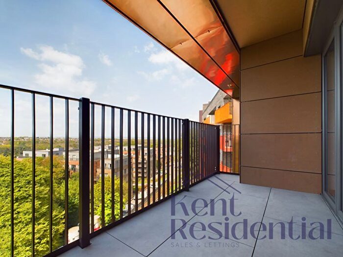 2 Bedroom Flat To Rent In Claribel Court, Mill Wood, Maidstone, ME14