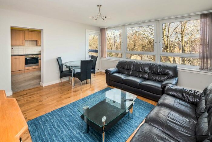 3 Bedroom Apartment To Rent In John Ruskin Street, London, SE5