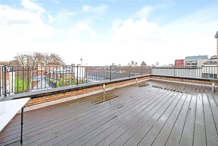 3 Bedroom Flat To Rent In Chancery Station House, High Holborn, Holborn, WC1V