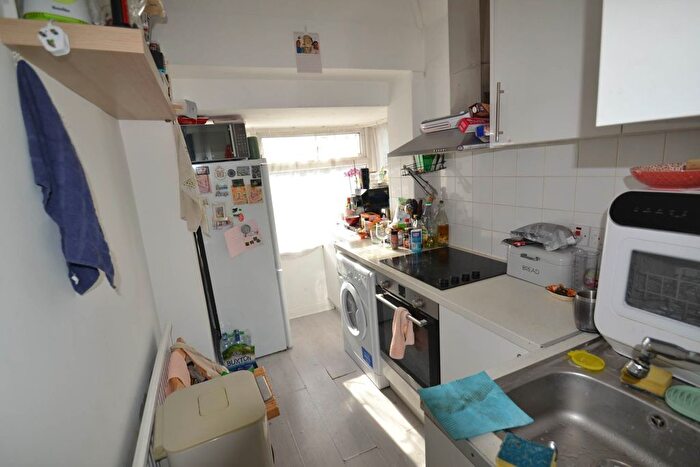 1 Bedroom Semi-Detached House To Rent In Langdale Gardens, Perivale, UB6