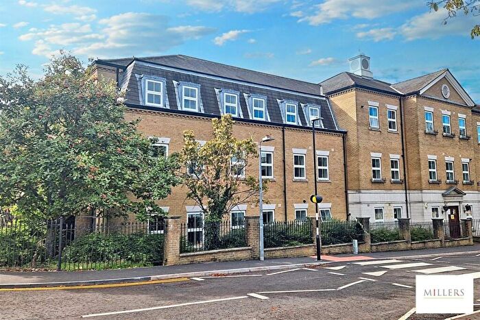 1 Bedroom Flat To Rent In Merlin House, Bakers Lane, Epping, CM16