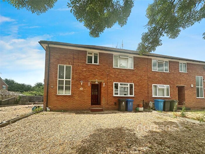 2 Bedroom Flat To Rent In Ray Lea Road, Maidenhead, SL6