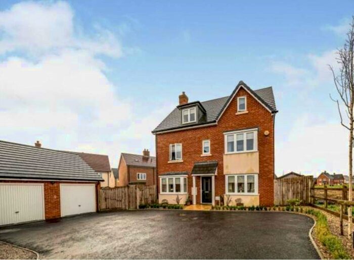 5 Bedroom Detached House To Rent In Topaz Lane, Aylesbury, HP18