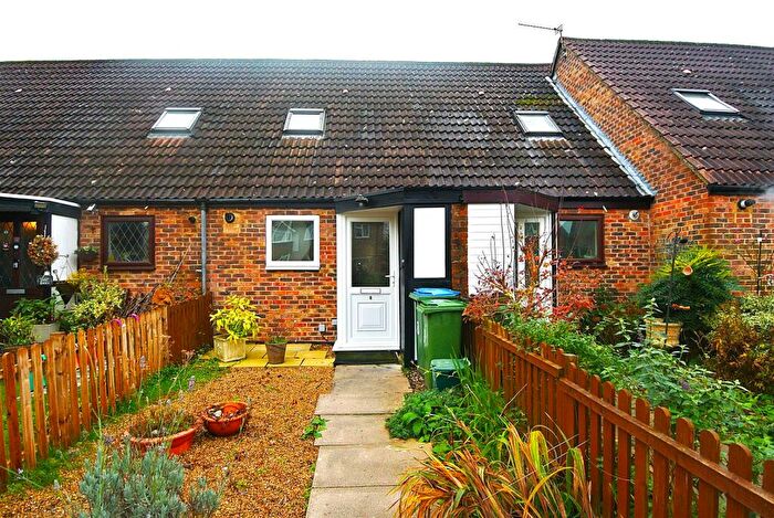 1 Bedroom House To Rent In Weybridge, KT13