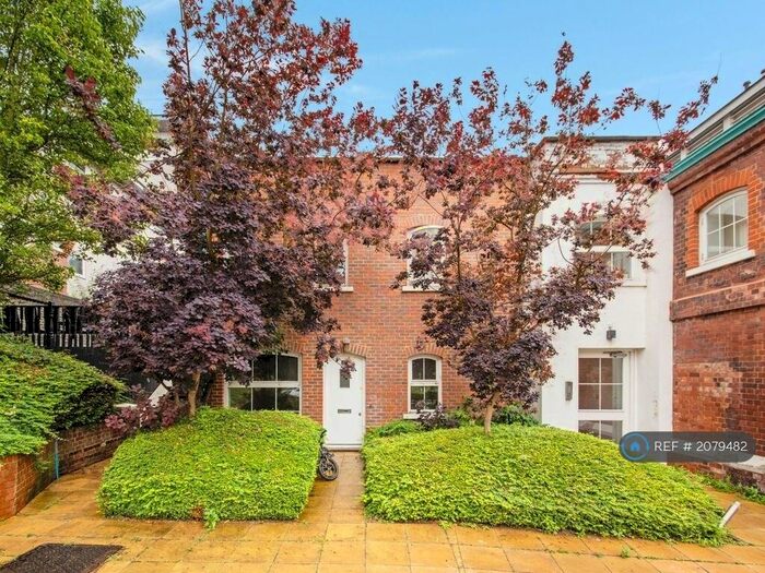 2 Bedroom Maisonette To Rent In The Renovation, London, E16