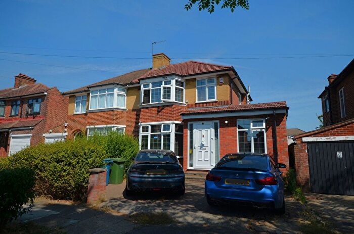 4 Bedroom Semi Detached House For Sale In Wetheral Drive, Stanmore, HA7