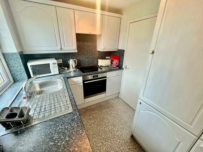 2 Bedroom Flat To Rent In Warbeck Close, Kingston Park, NE3