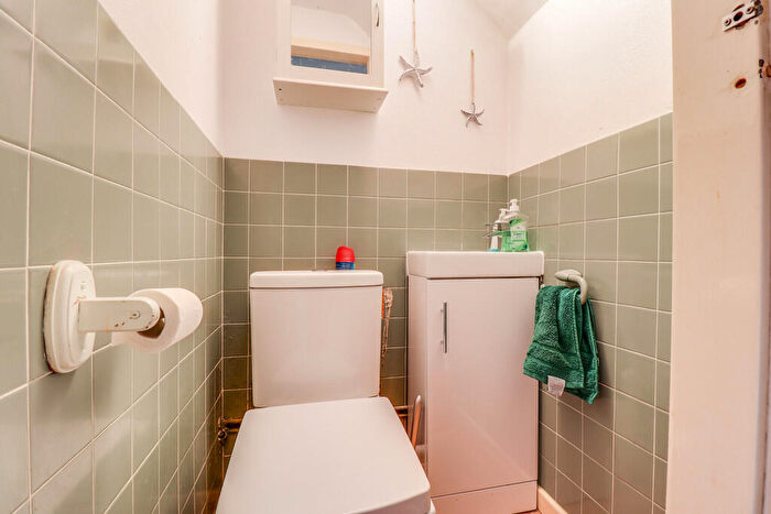 3 Bedroom Terraced House For Sale In Nicholson Road, Thundersley, SS7