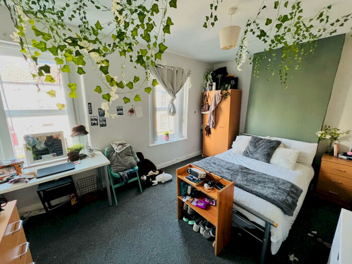 4 Bedroom Terraced House To Rent In Rhymney Street, Cardiff, CF24