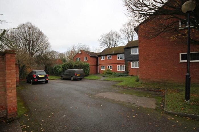 1 Bedroom Flat For Sale In Church Road, Bookham, KT23
